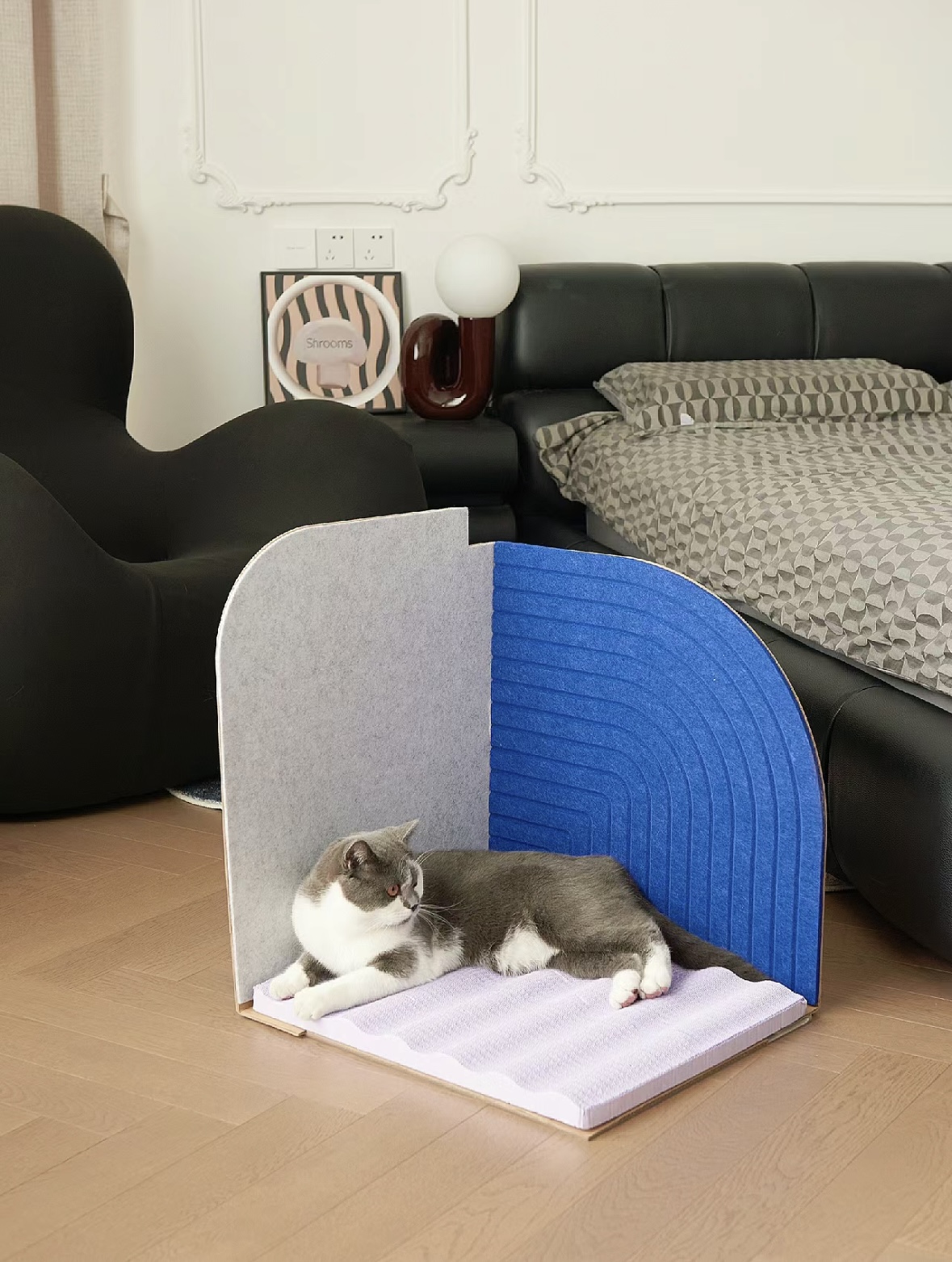 3-Dimensional Cat Scratcher -Velevt Blue